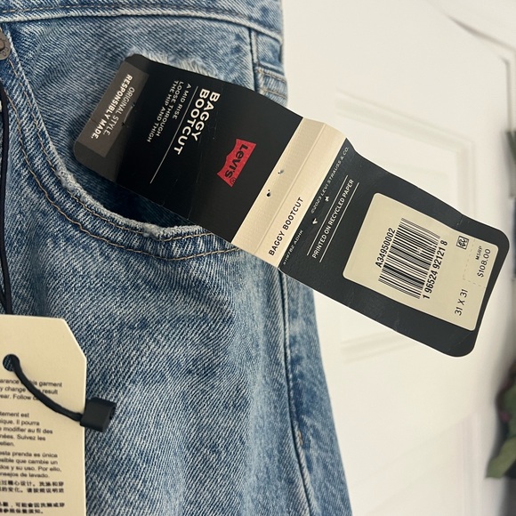 Levi’s women’s NWT Baggy Boot Jean - Picture 5 of 7